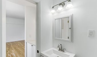 6 Whittier Place 17D, Boston, MA 02114