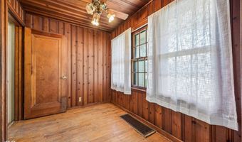 308 E 38th St, Anderson, IN 46013