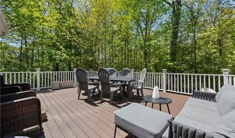 435 Country Walk, Amherst, OH 44001