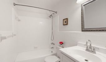 6010 BENALDER Dr, Bethesda, MD 20816