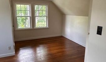 4 Preston Dr, North Kingstown, RI 02852