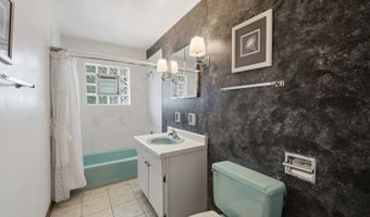 730 W Beach Dr, Addison, IL 60101