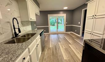 509 Honeysuckle Ln, Albertville, AL 35950