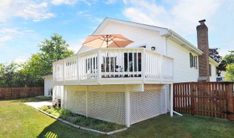 910 S Vista Dr, Algonquin, IL 60102