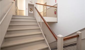 11 Willow St 5, Newport, RI 02840