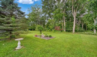 817 Savannah River Dr, Adrian, MI 49221