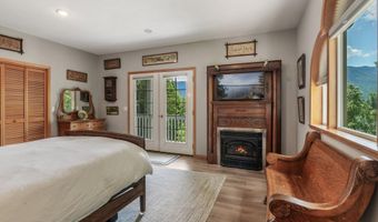 512 River Dr, Clark Fork, ID 83811