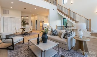 6 Dailey Dr, Asheville, NC 28801