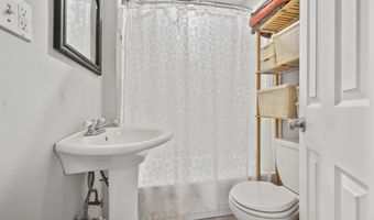 404 16th Ave, Belmar, NJ 07719