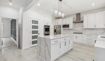 6801 CAPRI Pl, Bethesda, MD 20817