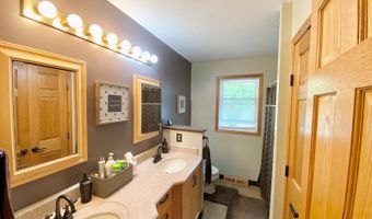 205 5th Ave NW, Bowman, ND 58623