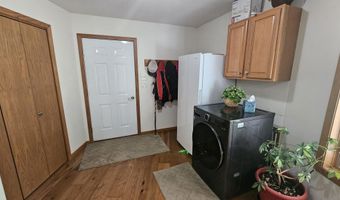 512 W Melgaard Rd, Aberdeen, SD 57401