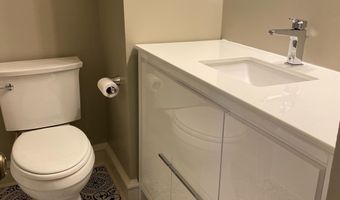 915 C St SE, Washington, DC 20003