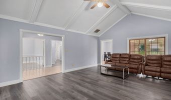 361 Country Woods Dr, Indianapolis, IN 46217