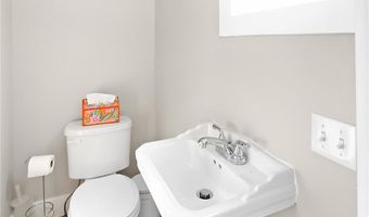 1 Conrad Ct, Newport, RI 02840