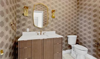 2 Stone Bridge Dr, Middletown, RI 02842