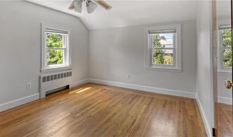 29 Cormier Rd, Lincoln, RI 02865