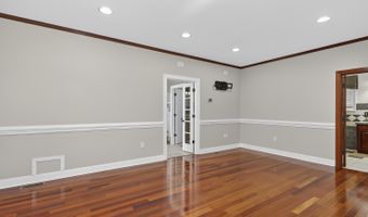 625 NW Locust St, Abingdon, VA 24210