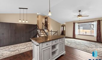1600 E Liberty Cir, Brandon, SD 57005