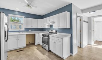 408 W Hazel St, Albion, IN 46701