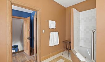 144 W MAIN St, Adamstown, PA 19501