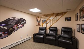 9 Patricia Dr, North Providence, RI 02904