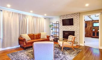 62 Meadowcrest Dr, Cumberland, RI 02864