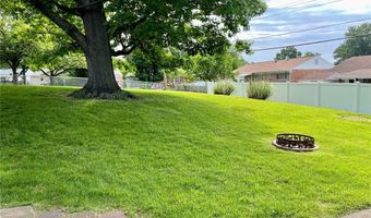 7830 Apple Valley Dr, Affton, MO 63123