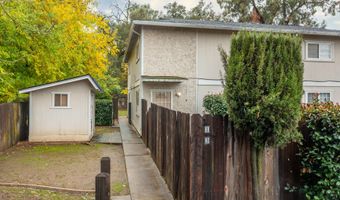 2616 W Hillside Dr, Anderson, CA 96007