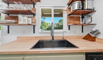 2885 Iris St, Anderson, CA 96007
