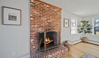 4 Forest Rd, Atkinson, NH 03811