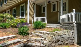 78 Hitching Post Ln, Bedford, NH 03110