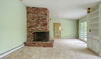 93 Vaughn Hill Rd, Bolton, MA 01740