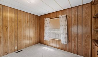 2135 Winchester Dr, Bosque Farms, NM 87068