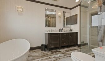 1 Victoria Dr, Amityville, NY 11701