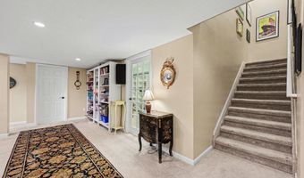 5368 Pinnacle Ct, Ann Arbor, MI 48108