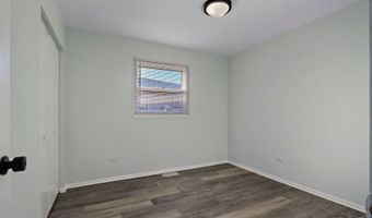 197 Maplewood Dr, Antioch, IL 60002