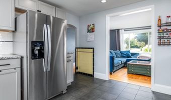 76 Burbank St, Cranston, RI 02910