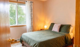 1217 E MITCHELL Ave, Appleton, WI 54915