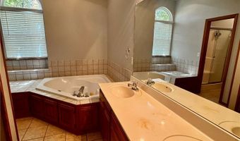 3802 SW Maple Rd, Bentonville, AR 72712
