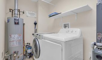 66 Iroquois Dr 24, Absecon, NJ 08201