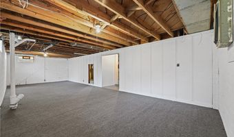 1042 Kingsway St, Alliance, OH 44601