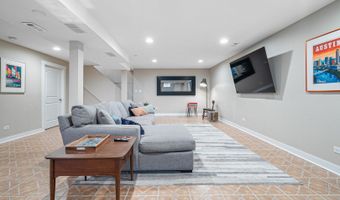 1302 W Campbell St, Arlington Heights, IL 60005