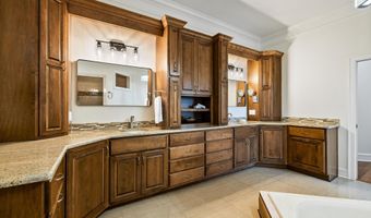 5918 Riviera Dr, Benton, AR 72019
