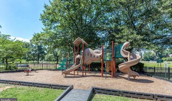 1111 ARLINGTON Blvd 826, Arlington, VA 22209
