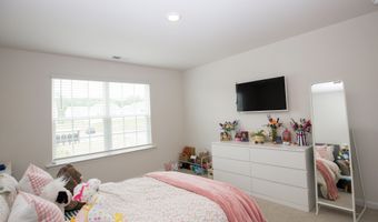 1179 Misty Creek Dr, Aberdeen, NC 28315