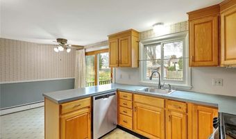 86 Rogers Ave, Barrington, RI 02806