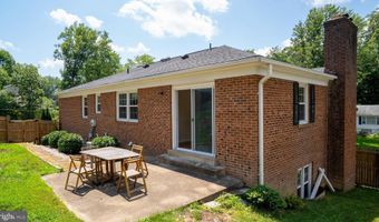 5012 LARNO Dr, Alexandria, VA 22310