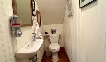 1852 Chew St, Allentown, PA 18104