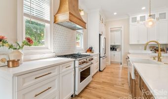 2800 Hilliard Dr, Charlotte, NC 28205